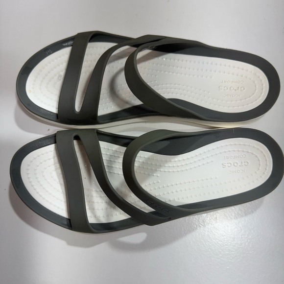 Crocs Sandals Women’s 6 swiftwater Slip-On, Gray / White, Strappy Comfort Slide - Picture 3 of 8
